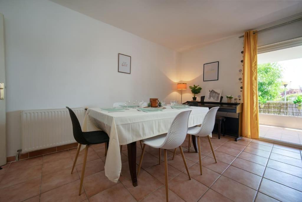 Appartement Tout Equipe Terrasse Et Parking Prive Marseille Eksteriør bilde