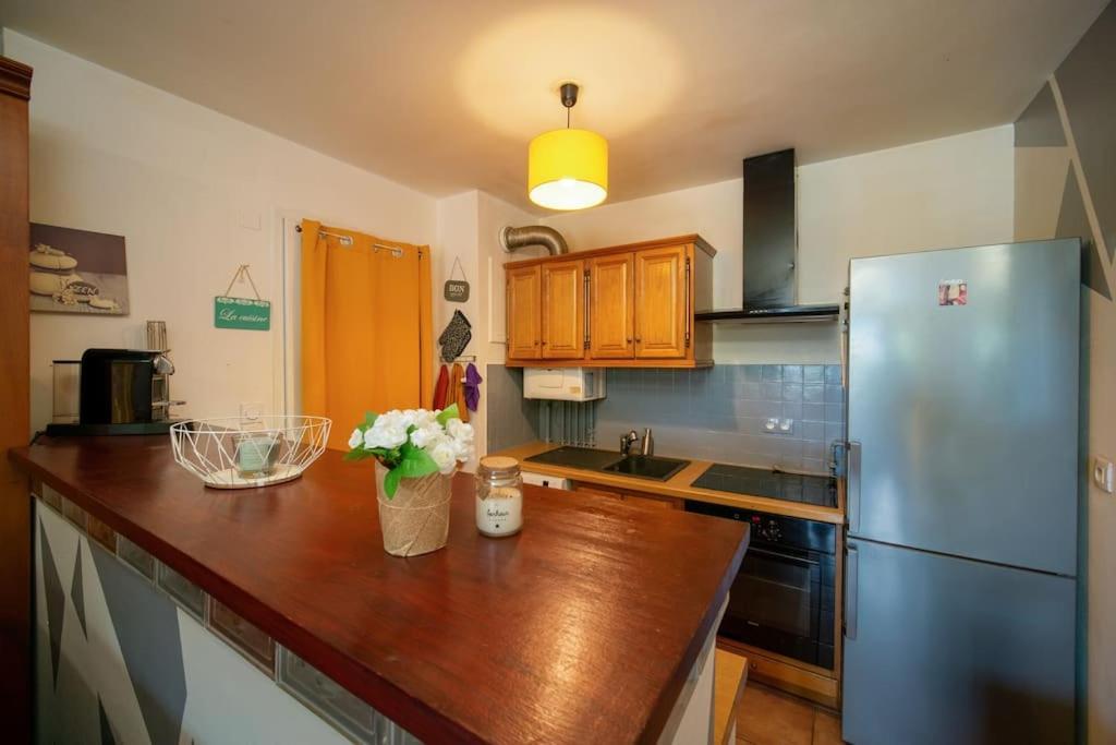 Appartement Tout Equipe Terrasse Et Parking Prive Marseille Eksteriør bilde